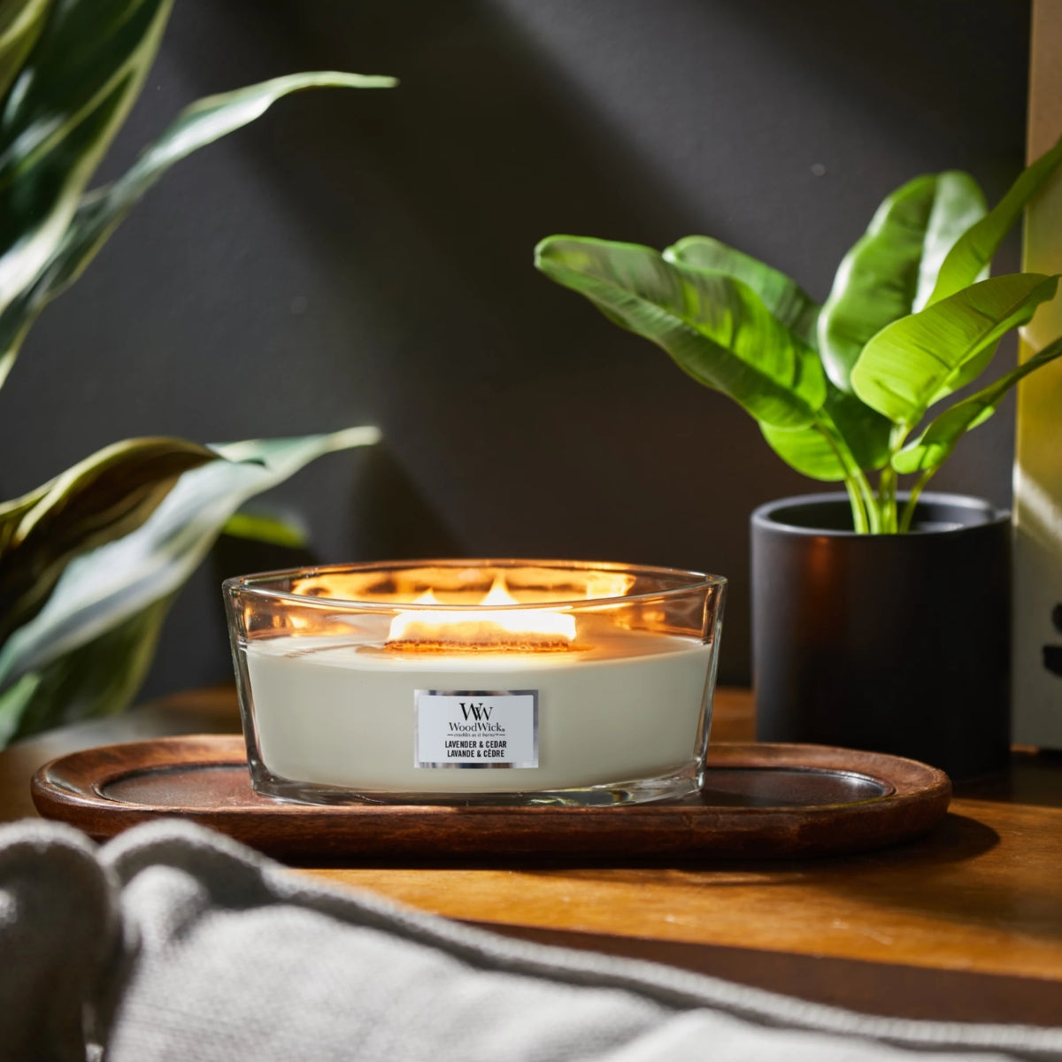 СВЕЩ WOOD WICK ELLIPSE JAR LAVENDER AND CEDAR