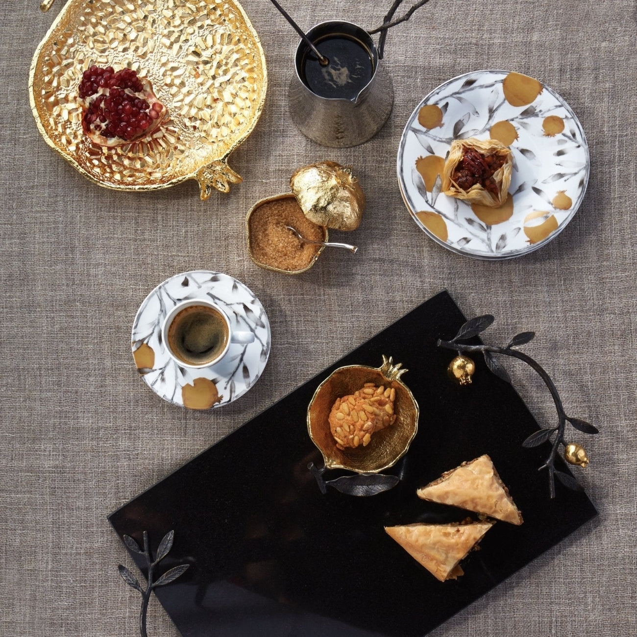 ПЛАТО ЗА СИРЕНА С НОЖ S MICHAEL ARAM POMEGRANATE 43Х14,7 СМ