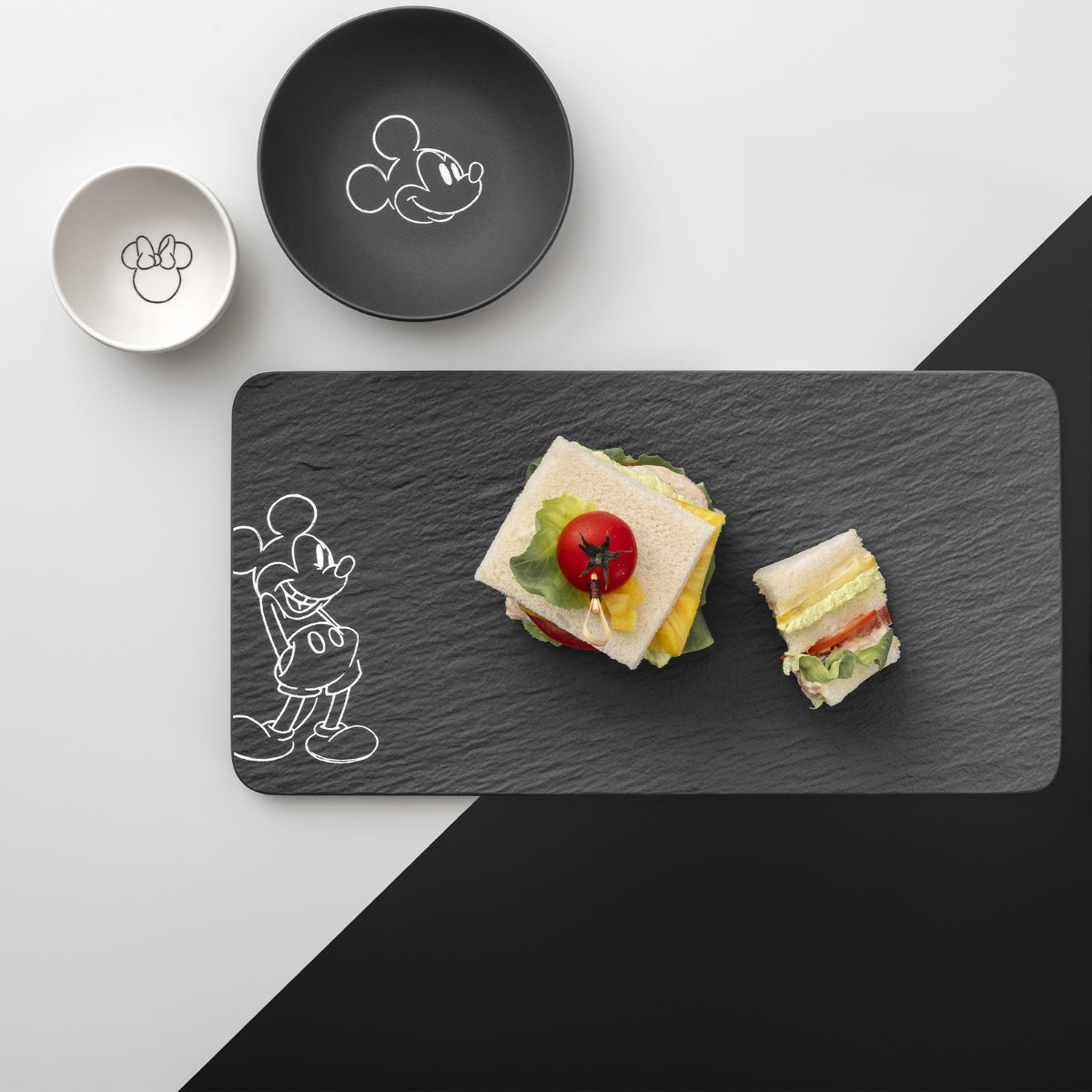 ПРАВОЪГЪЛНО ПЛАТО VILLEROY&BOCH MANUFACTURE ROCK MICKEY MOUSE BLACK
