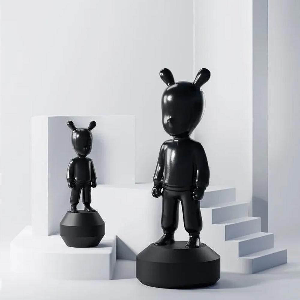 ДЕКОРАТИВНА ФИГУРА LLADRO THE BLACK GUEST LITTLE 30Х11СМ
