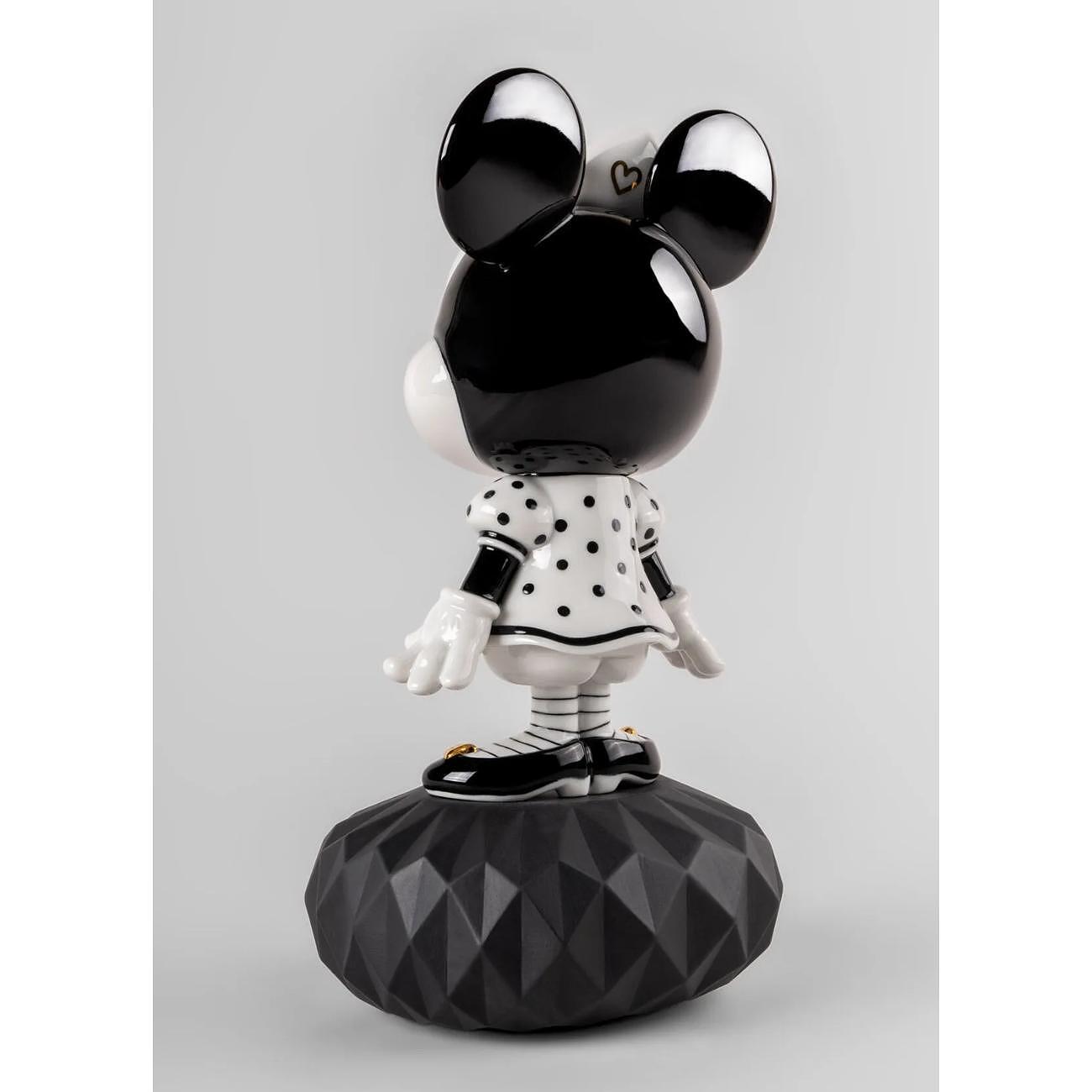 ДЕКОРАТИВНА ФИГУРА LLADRO MINNIE IN BLACK AND WHITE
