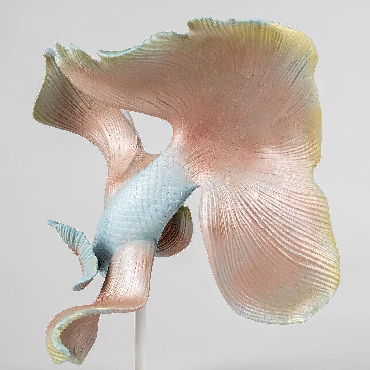 ДЕКОРАТИВНА ФИГУРА LLADRO BETTA FISH LEFT