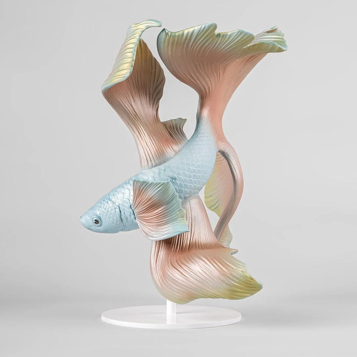 ДЕКОРАТИВНА ФИГУРА LLADRO BETTA FISH LEFT