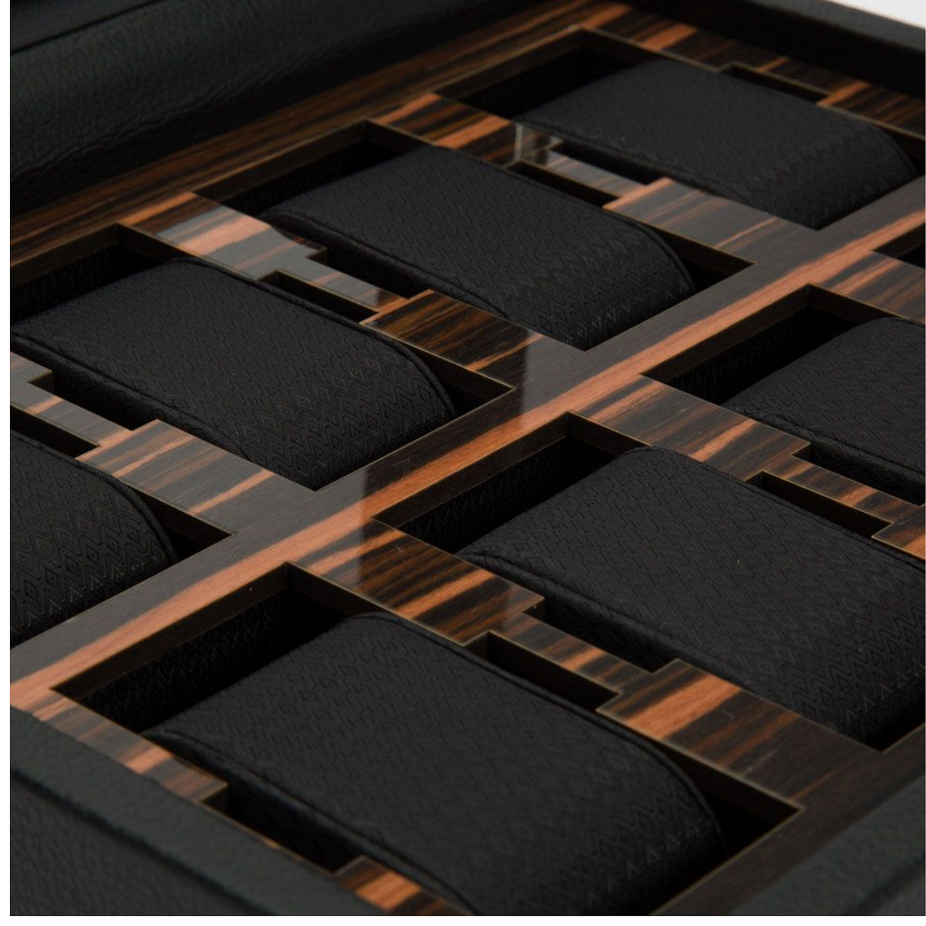 ЛУКСОЗНА КУТИЯ ЗА ЧАСОВНИЦИ 8БР WOLF WATCH BOX ROADSTER BLACK