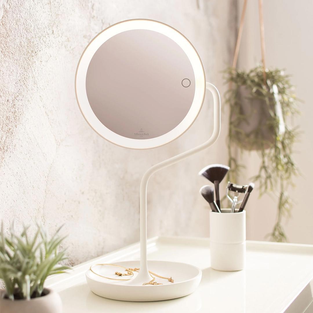 ЛАМПА УВЕЛИЧИТЕЛНО ОГЛЕДАЛО VILLEROY&BOCH VERSAILLES БЯЛО