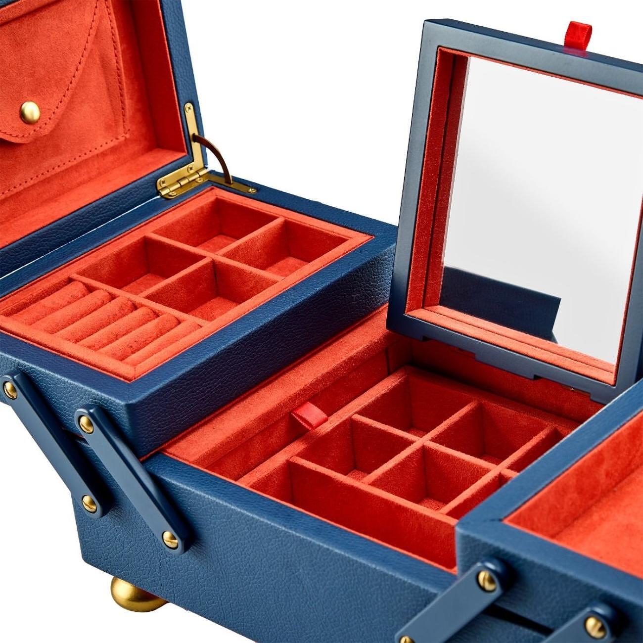 ЛУКСОЗНА КОЖЕНА КУТИЯ ЗА БИЖУТА WOLF JEWELLERY BOX MARLA AARON BABY EVRYTH BOX NAVY