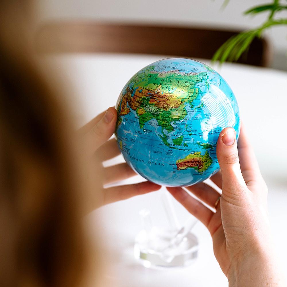 ВЪРТЯЩ СЕ ГЛОБУС MOVA RELIEF MAP BLUE GLOBE 11.5 CM