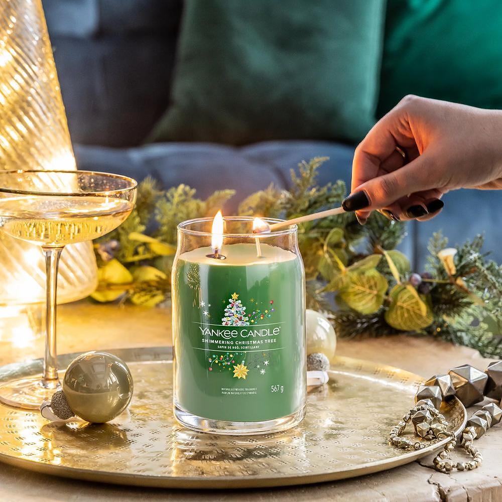 СВЕЩ YANKEE CANDLE SIGNATURE SHIMMERING XMAS TREE