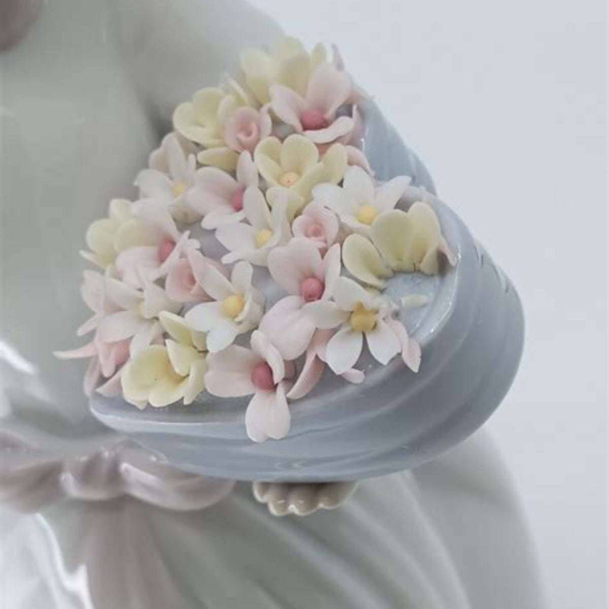 ДЕКОРАТИВНА ФИГУРА LLADRO FOR A SPECIAL SOMEONE 9Х21 СМ