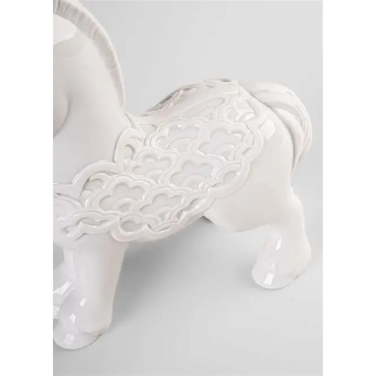 ДЕКОРАТИВНА ФИГУРА LLADRO BABY HORS 17,8Х19 СМ