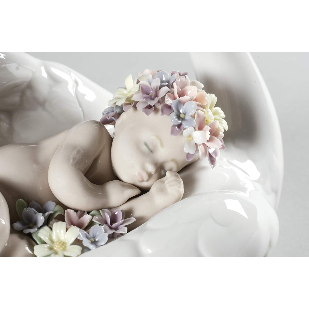 ДЕКОРАТИВНА ФИГУРА LLADRO DRIFTING THROUGH DREAMLAND 16Х19 СМ