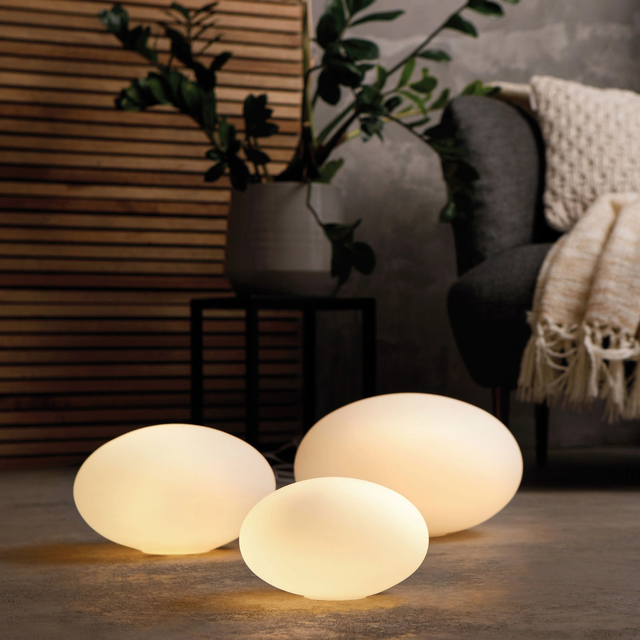 НАСТОЛНА ЛАМПА VANCOUVER WHITE GLASS D25 СМ