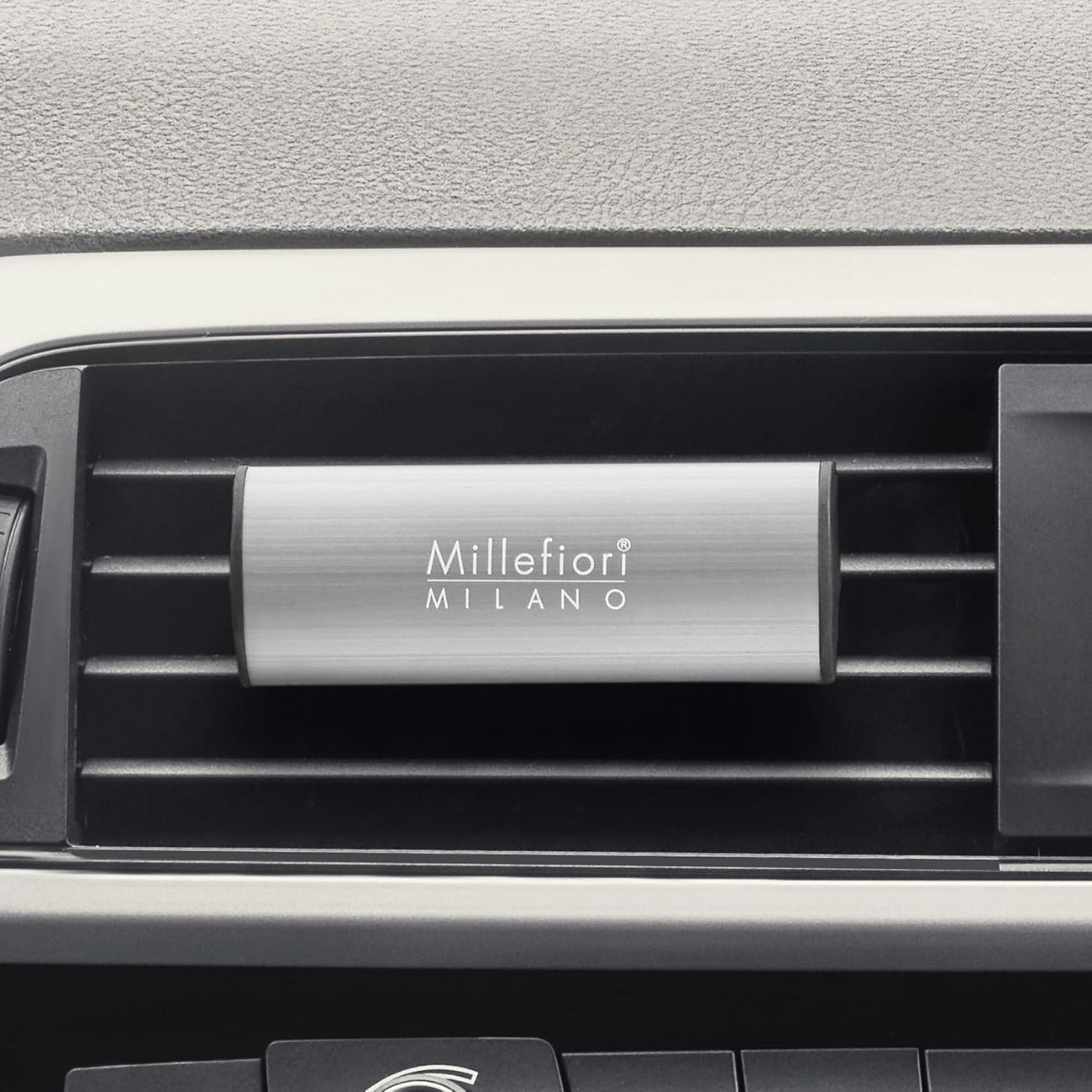 ПЪЛНИТЕЛ CAR FRESHENER MILLEFIORI SANDALO BERGAMOTTO