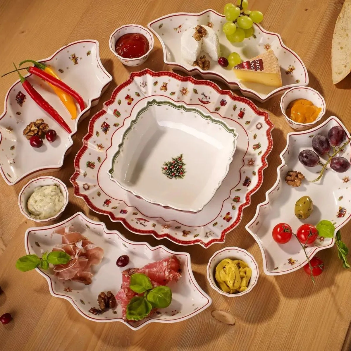 КОЛЕДНО КВАДРАТНО ПЛАТО VILLEROY&BOCH TOY`S DELIGHT 26/26 СМ
