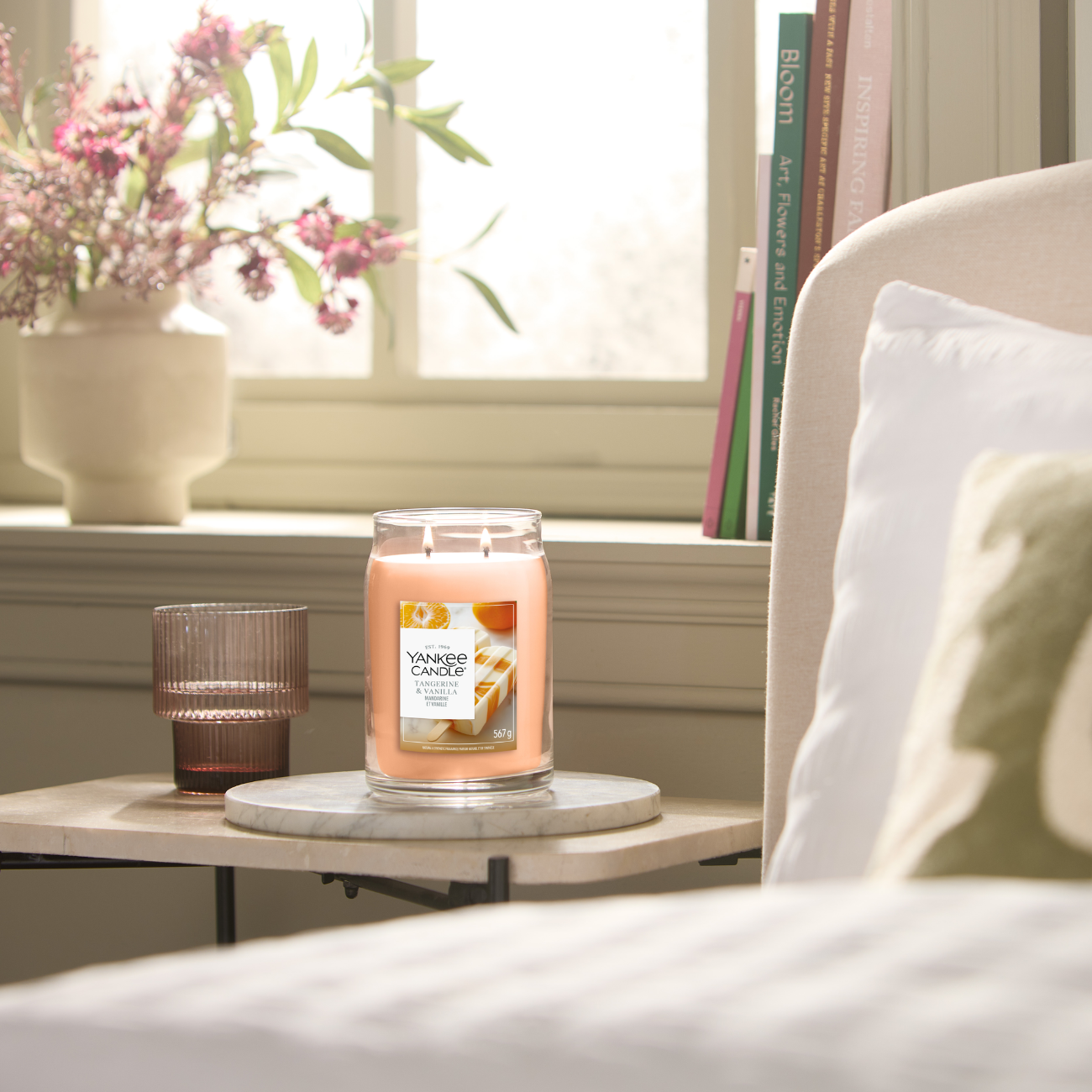 СВЕЩ YANKEE CANDLE SIGNATURE TANGERINE&VANILLA