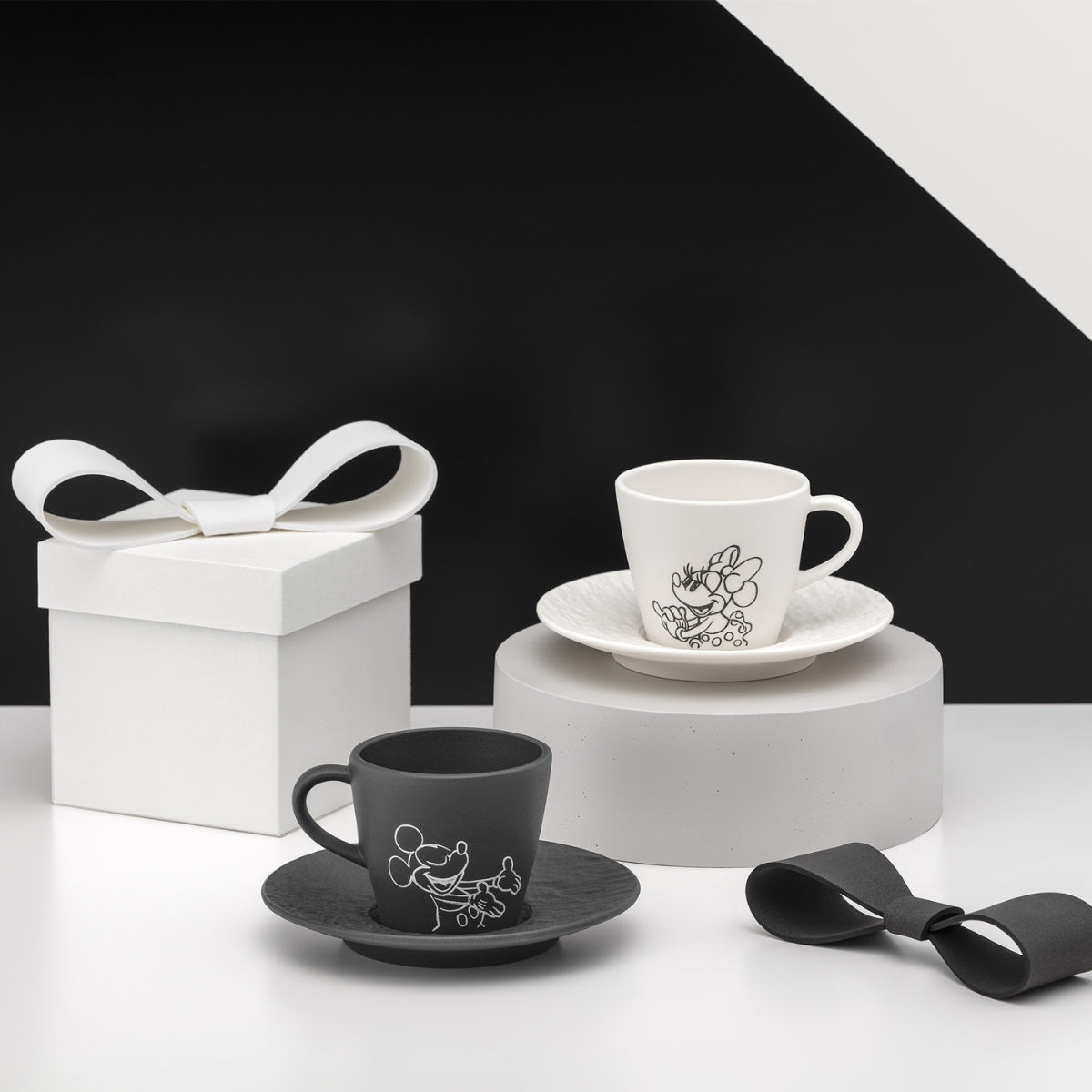 КОМПЛЕКТ 4 ЧAСТИ ЧАША И ЧИНИЯ ЗА ЕСПРЕСО VILLEROY&BOCH MANUFACTURE ROCK BLACK/WHITE