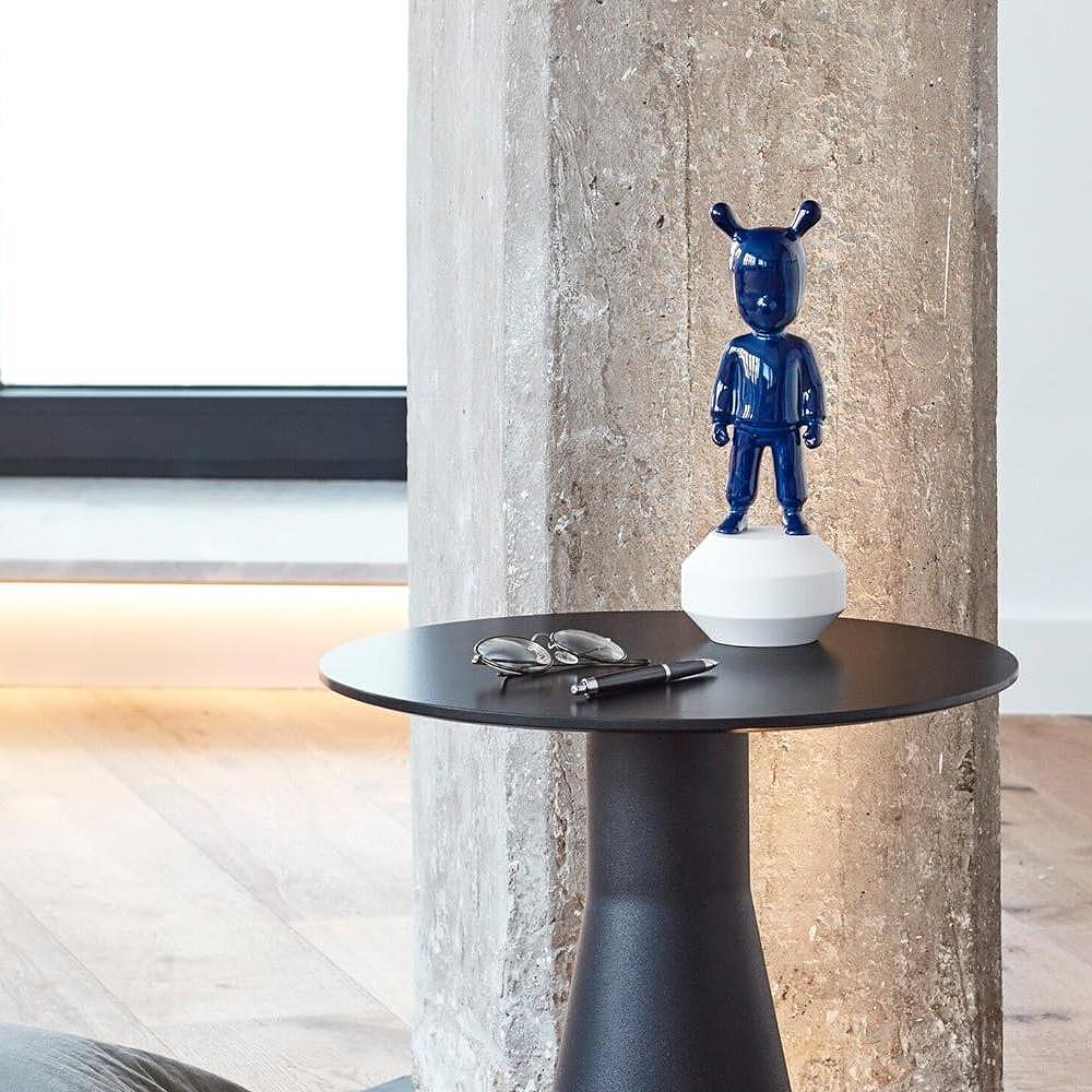 ДЕКОРАТИВНА ФИГУРА LLADRO THE DARK BLUE GUEST LITTLE 30Х11СМ