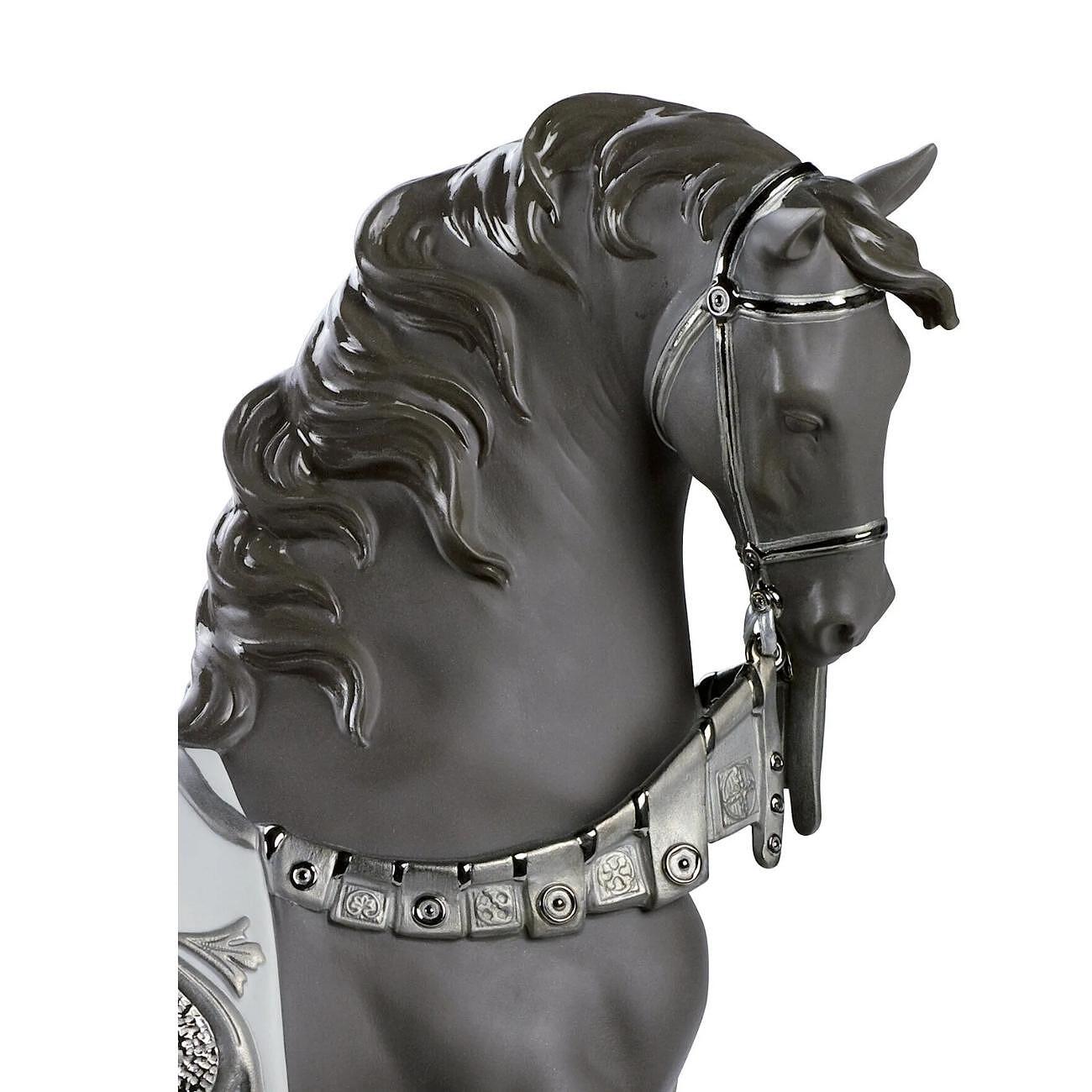 ДЕКОРАТИВНА ФИГУРА LLADRO A REGAL STEED RE-DECO 42Х16СМ