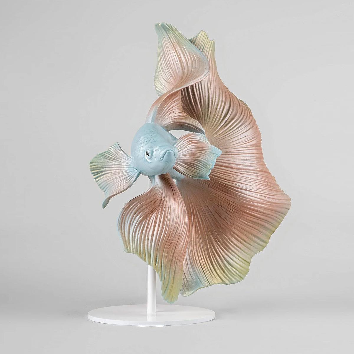 ДЕКОРАТИВНА ФИГУРА LLADRO BETTA FISH RIGHT
