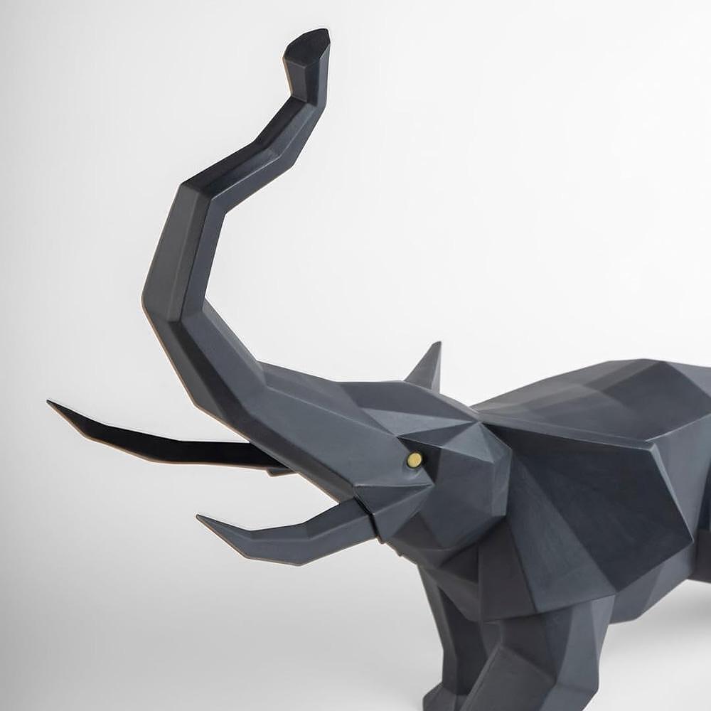 ДЕКОРАТИВНА ФИГУРА LLADRO ELEPHANT BLACK 43Х52СМ