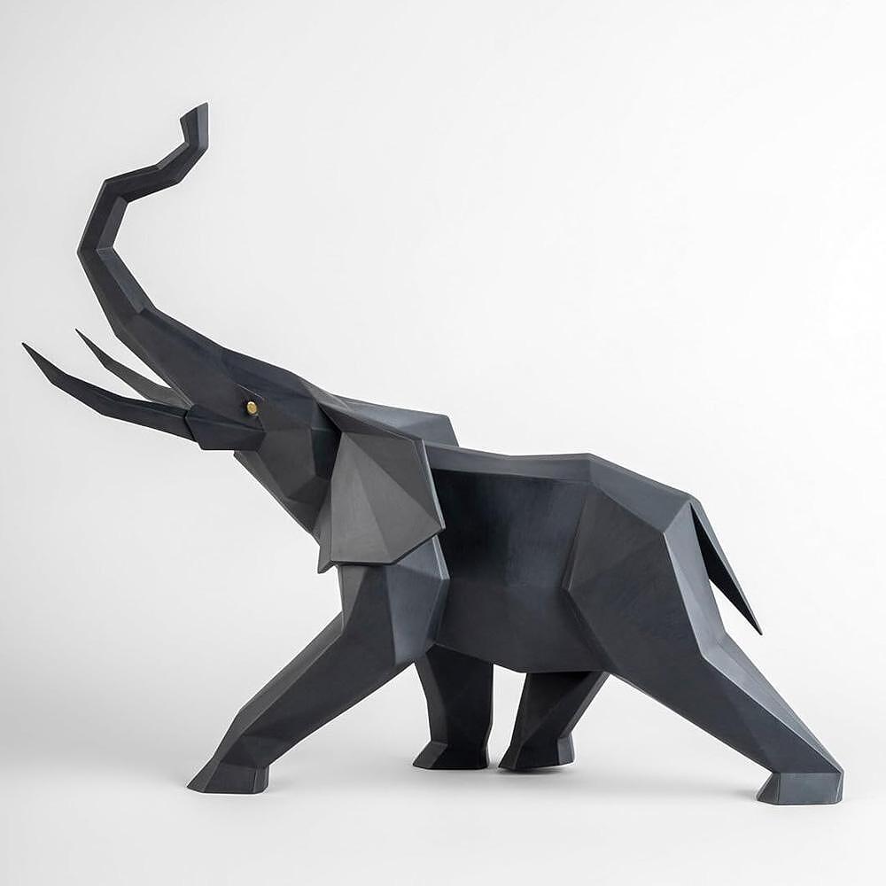 ДЕКОРАТИВНА ФИГУРА LLADRO ELEPHANT BLACK 43Х52СМ