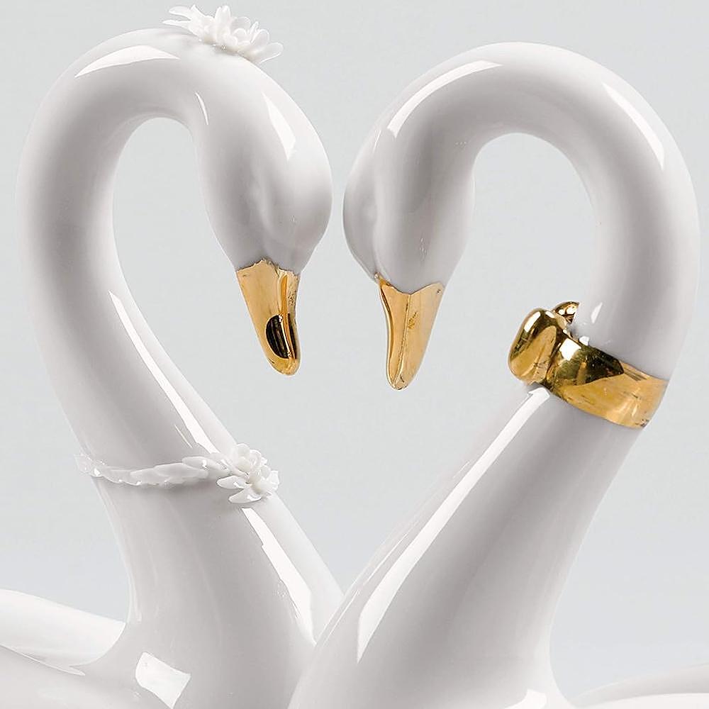 ДЕКОРАТИВНА ФИГУРА LLADRO ENDLESS LOVE GOLDEN RE-DECO