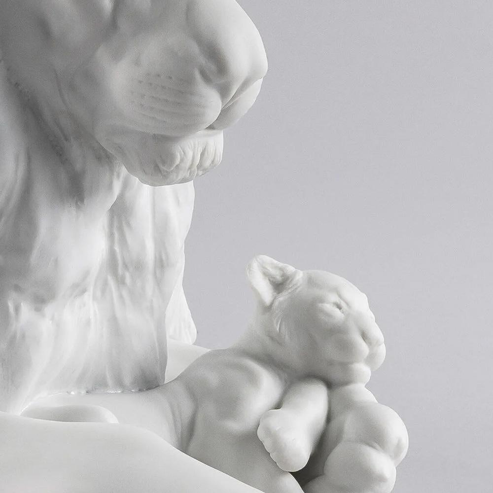 ДЕКОРАТИВНА ФИГУРА LLADRO LION WITH CUB 21X44СМ