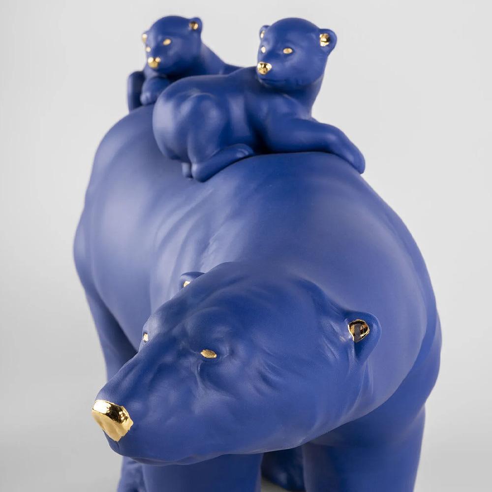 ДЕКОРАТИВНА ФИГУРА LLADRO MUMMY BEAR AND BABIES BLUE/G 39X25