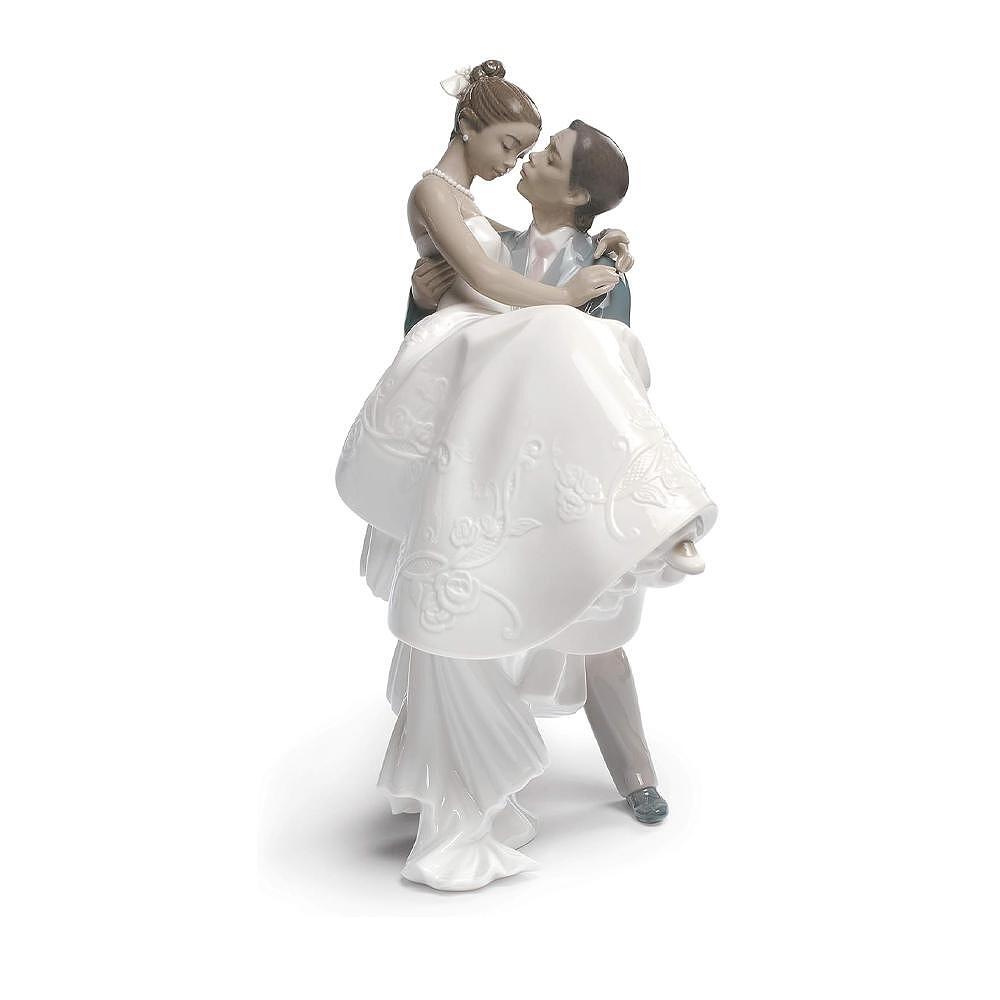 ДЕКОРАТИВНА ФИГУРА LLADRO THE HAPPIEST DAY 27Х17СМ