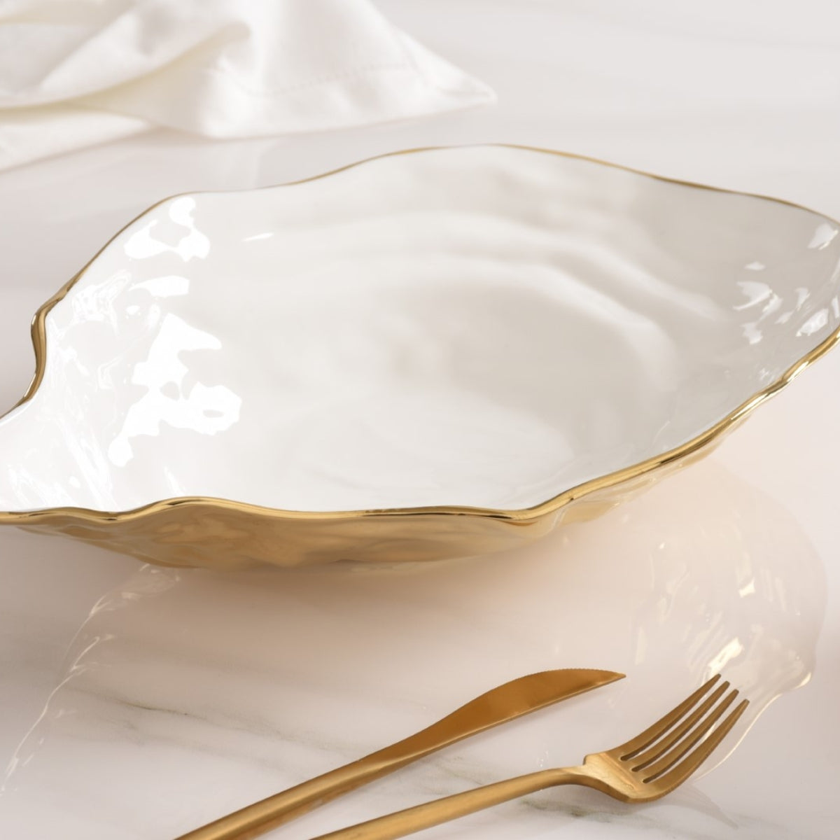ГОЛЯМА КУПА PAMPA BAY OYSTER D33 СМ WHITE/GOLD