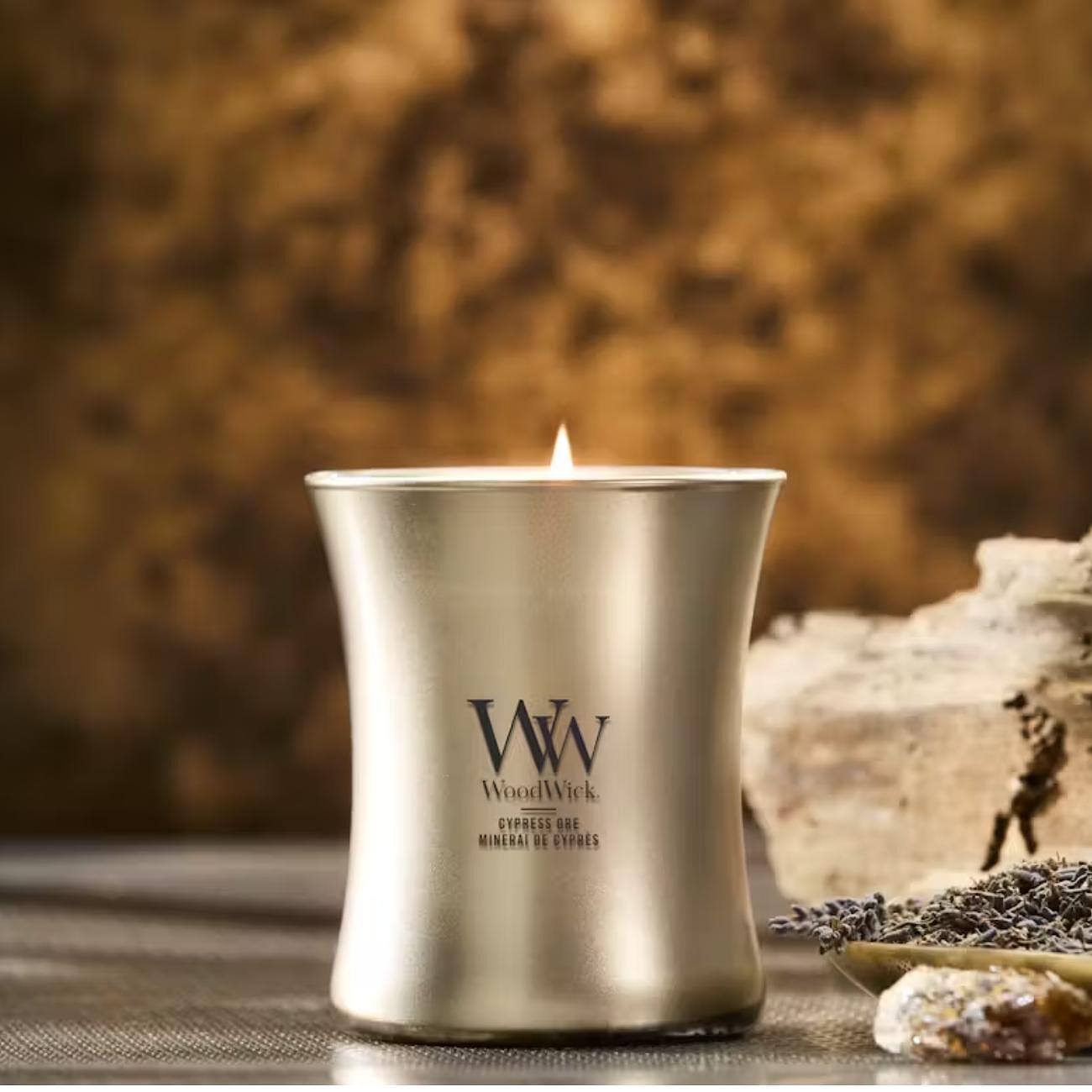 СВЕЩ WOOD WICK MEDIUM JAR SPC CYPRESS ORE