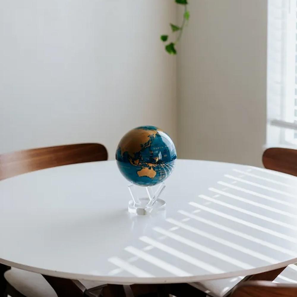 ВЪРТЯЩ СЕ ГЛОБУС MOVA  BLUE AND GOLD GLOBE 15 СМ