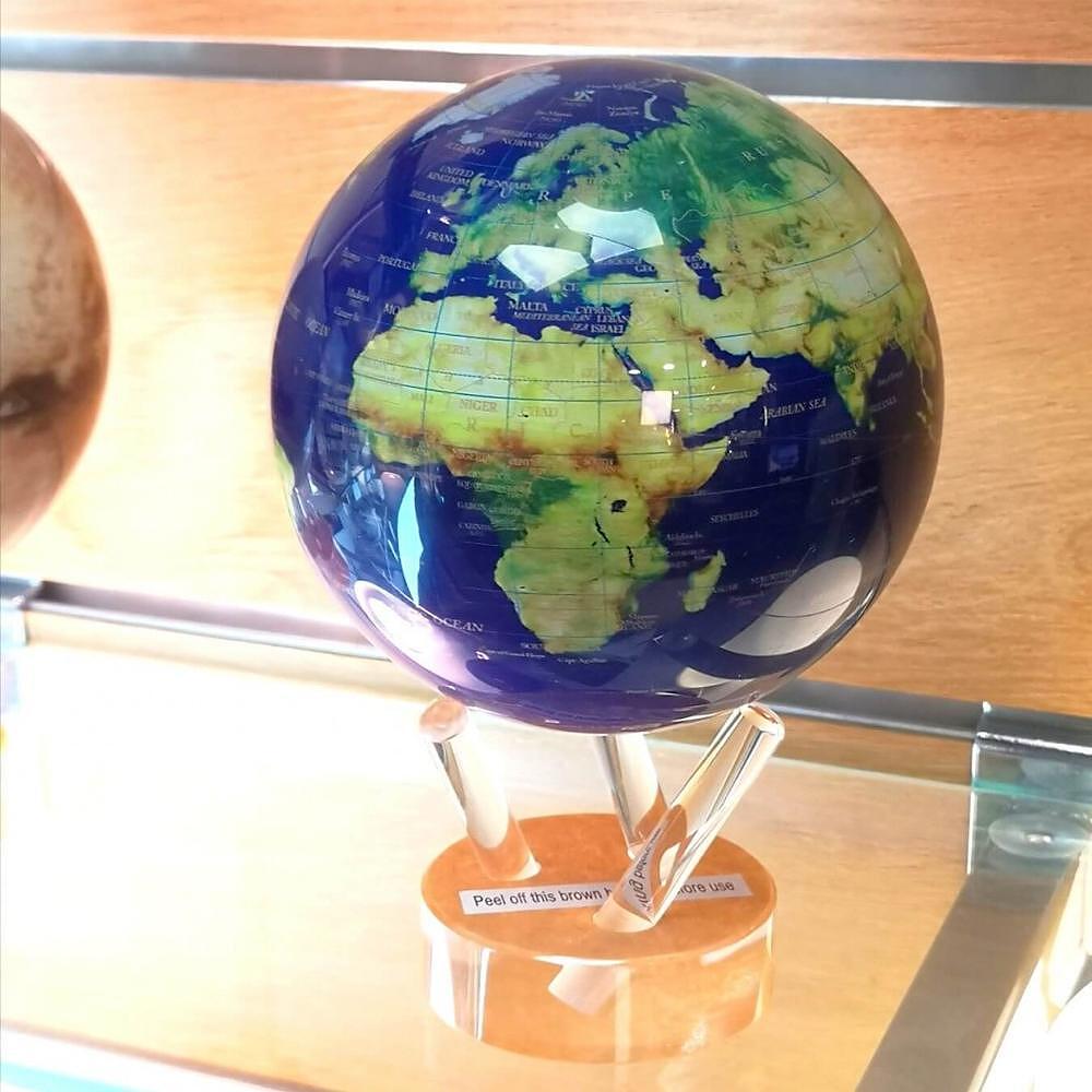 ВЪРТЯЩ СЕ ГЛОБУС MOVA  VIEW WITH GOLD GLOBE 15 СМ