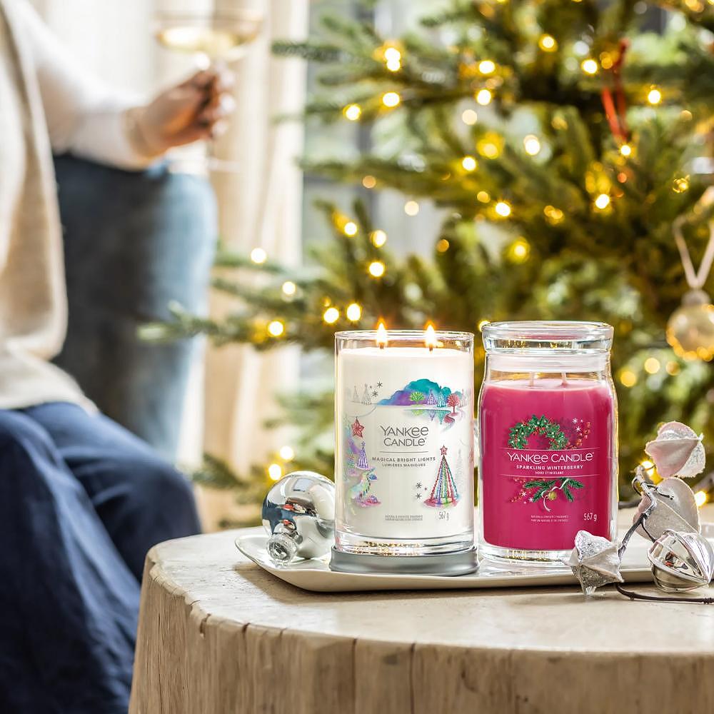 СВЕЩ YANKEE CANDLE SIGNATURE SPARKLING WINTERBERR